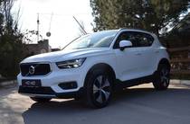 Volvo XC40 Momentum Pro