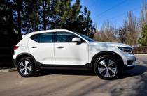 Volvo XC40 Momentum Pro