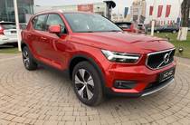 Volvo XC40 Momentum Pro