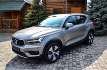 Volvo XC40 Momentum Pro