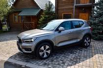 Volvo XC40 Momentum Pro