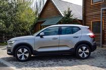 Volvo XC40 Momentum Pro