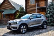 Volvo XC40 Momentum Pro