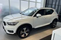 Volvo XC40 Momentum Pro