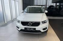 Volvo XC40 Momentum Pro