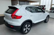 Volvo XC40 Momentum Pro