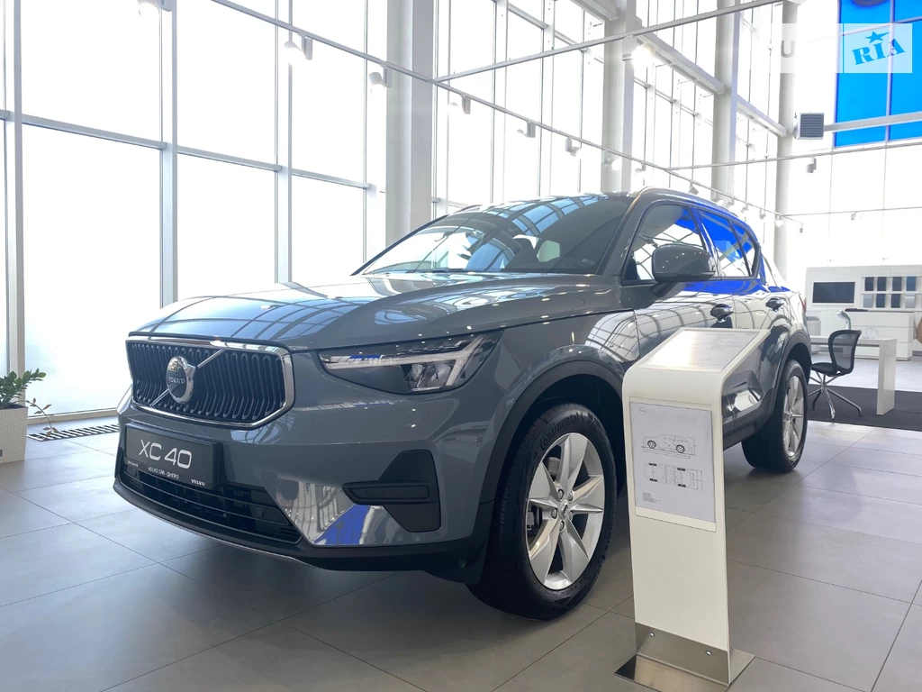 Volvo XC40 Momentum Pro