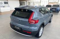 Volvo XC40 Momentum Pro