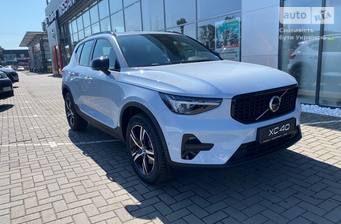 Volvo XC40 2024 Plus Dark