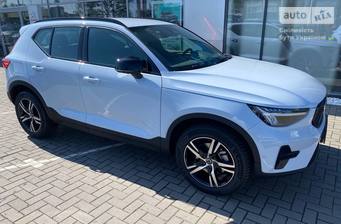 Volvo XC40 2024 Plus Dark