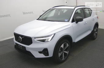 Volvo XC40 2024 Plus Dark