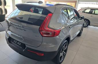 Volvo XC40 2024 Dark Plus