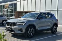 Volvo XC40 Plus Dark