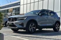 Volvo XC40 Plus Dark