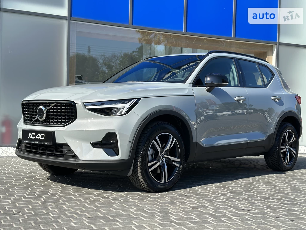 Volvo XC40 Plus Dark