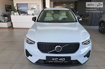 Volvo XC40 2024 Dark Plus