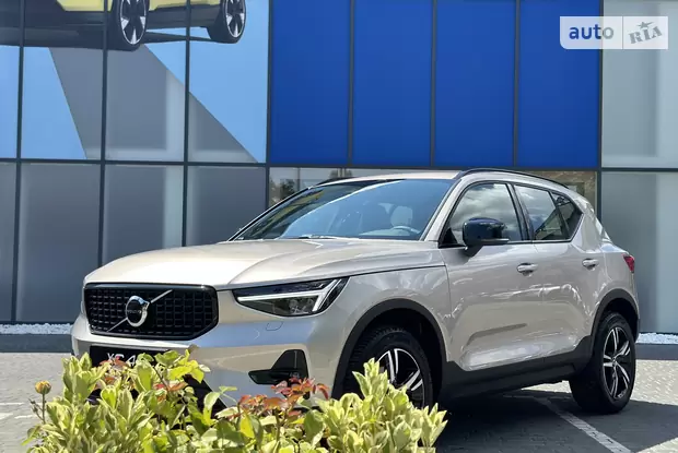 Volvo XC40 Dark Plus