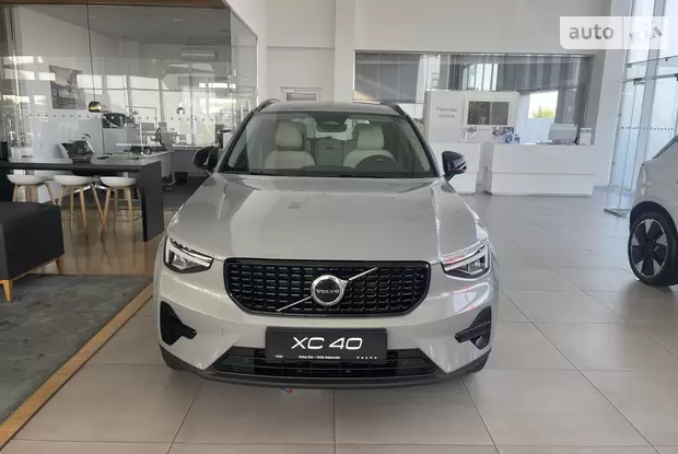 Volvo XC40 Plus Dark