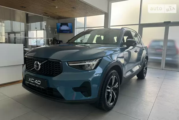 Volvo XC40 Plus Dark