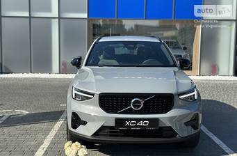 Volvo XC40 2024 Plus Dark