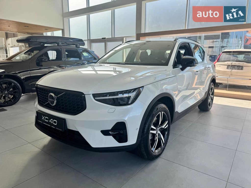 Volvo XC40 Plus Dark
