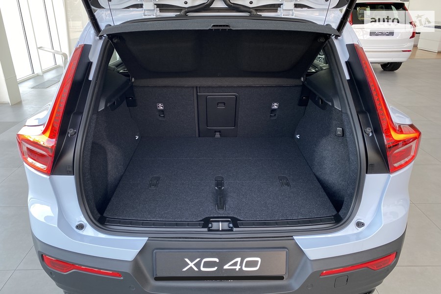 Volvo XC40 - фото 25