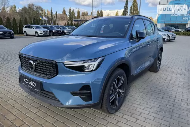 Volvo XC40 Plus Dark