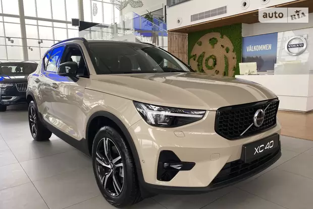 Volvo XC40 Plus Dark