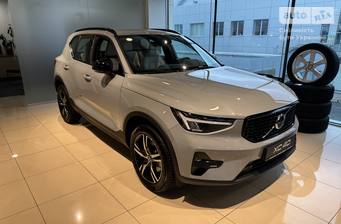 Volvo XC40 2024 Plus Dark