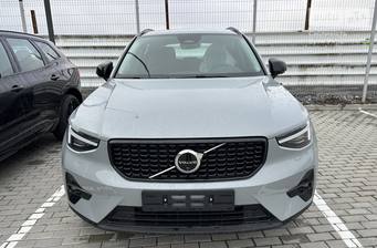 Volvo XC40 2024 Plus Dark