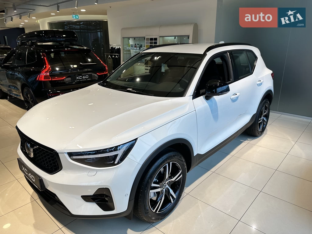 Volvo XC40 Plus Dark