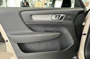 Volvo XC40 Plus Dark