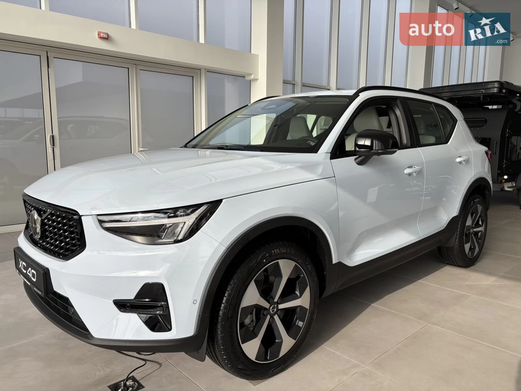 Volvo XC40 Ultra Dark