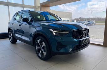Volvo XC40 2024 Plus Dark