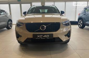 Volvo XC40 2024 Plus Dark