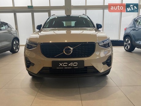 Volvo XC40 2024