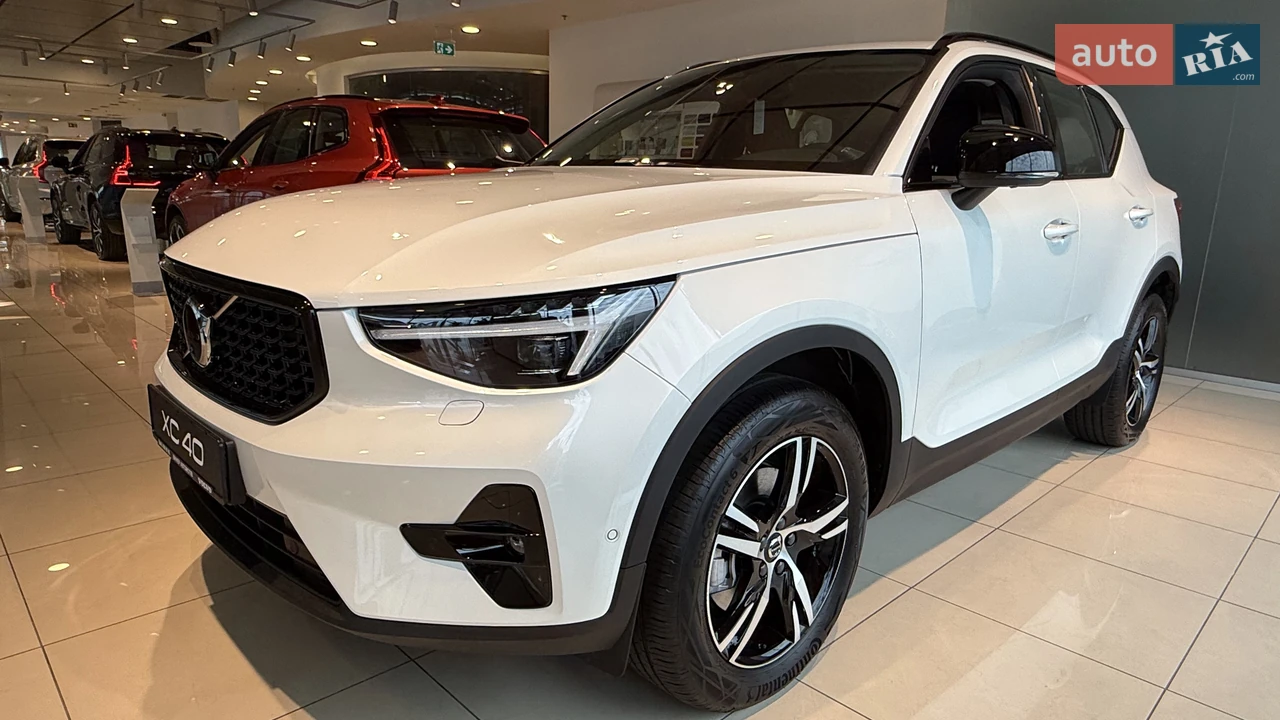 Volvo XC40 Plus Dark
