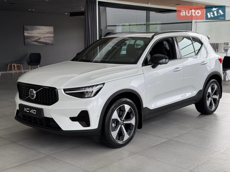 Volvo XC40 2025