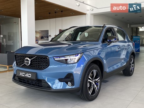 Volvo XC40 2025