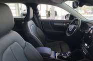 Volvo XC40 - фото 13