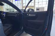 Volvo XC40 - фото 14