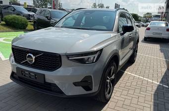 Volvo XC40 2025 Plus Dark