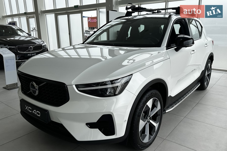 Volvo XC40 - фото 1