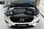 Volvo XC40 - фото 18