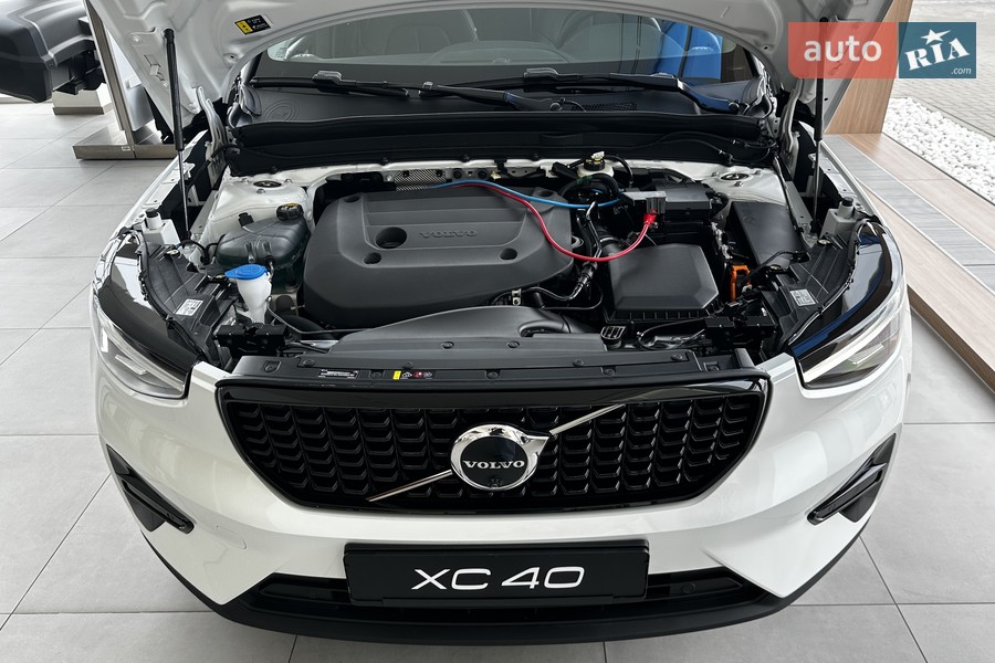 Volvo XC40 - фото 18