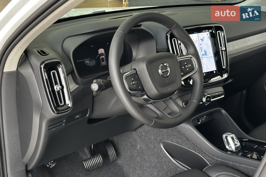 Volvo XC40 - фото 7