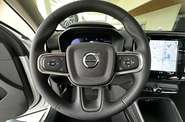 Volvo XC40 - фото 11