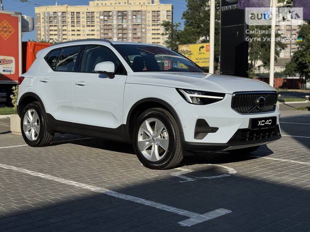 Volvo XC40 2025
