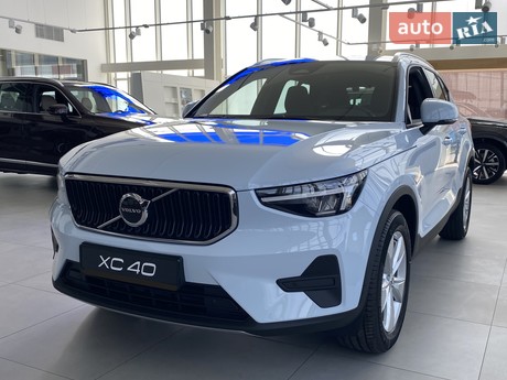 Volvo XC40 2025
