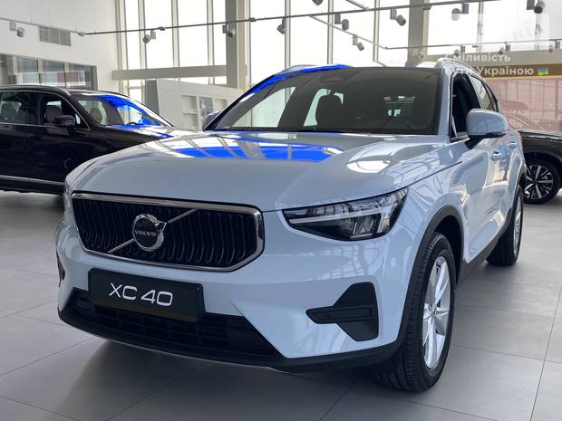 Volvo XC40 2025